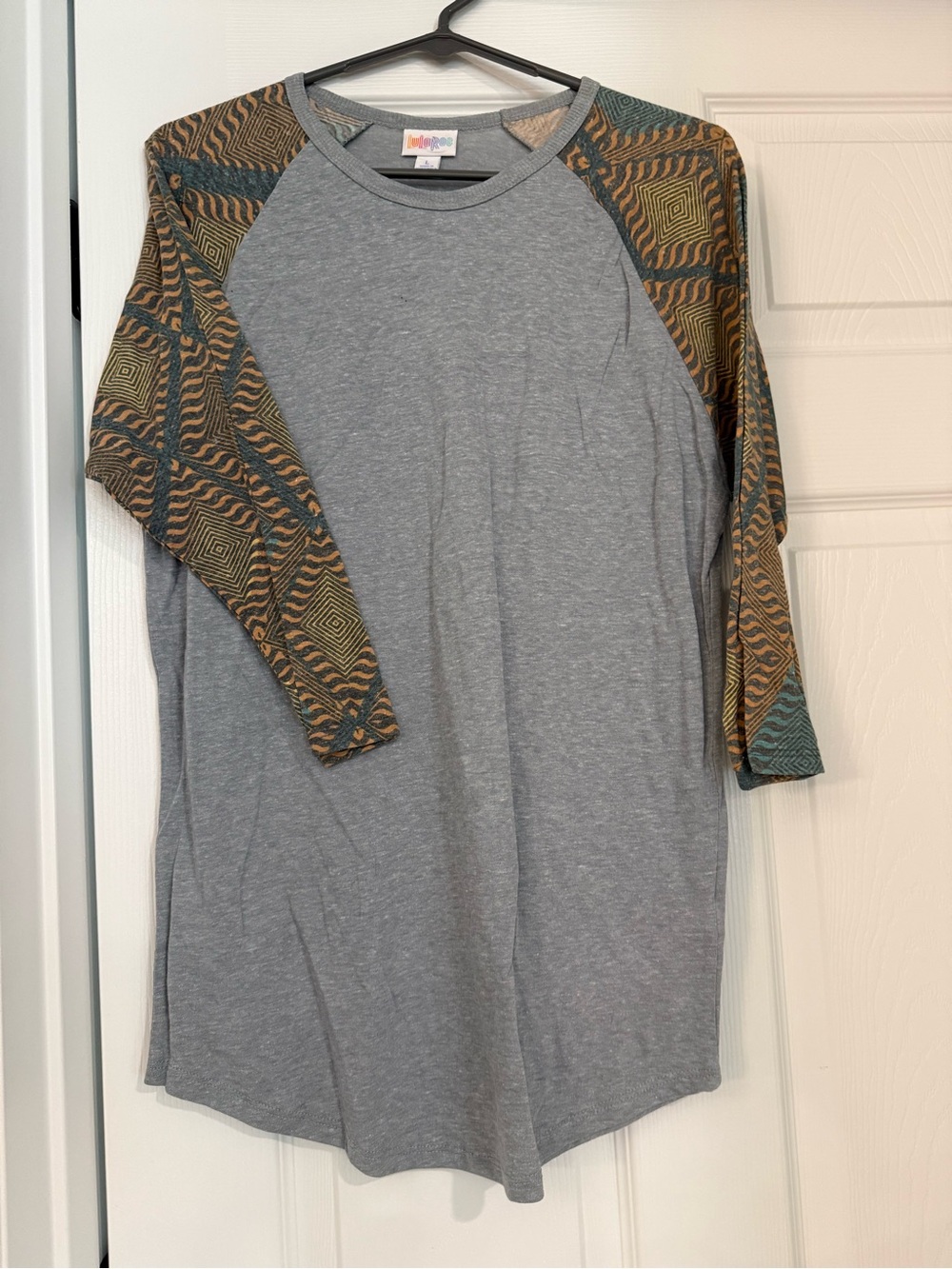 LuLaRoe Randy Gray Raglan Long Sleeve Tee with Earthy Patterned Sleeves
